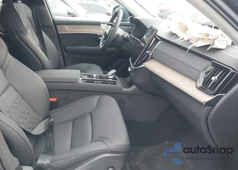 2025 Volvo Xc90 B5 Plus 7-Seater z USA, uszkodzony, nr VIN YV4M12PB3S1360133